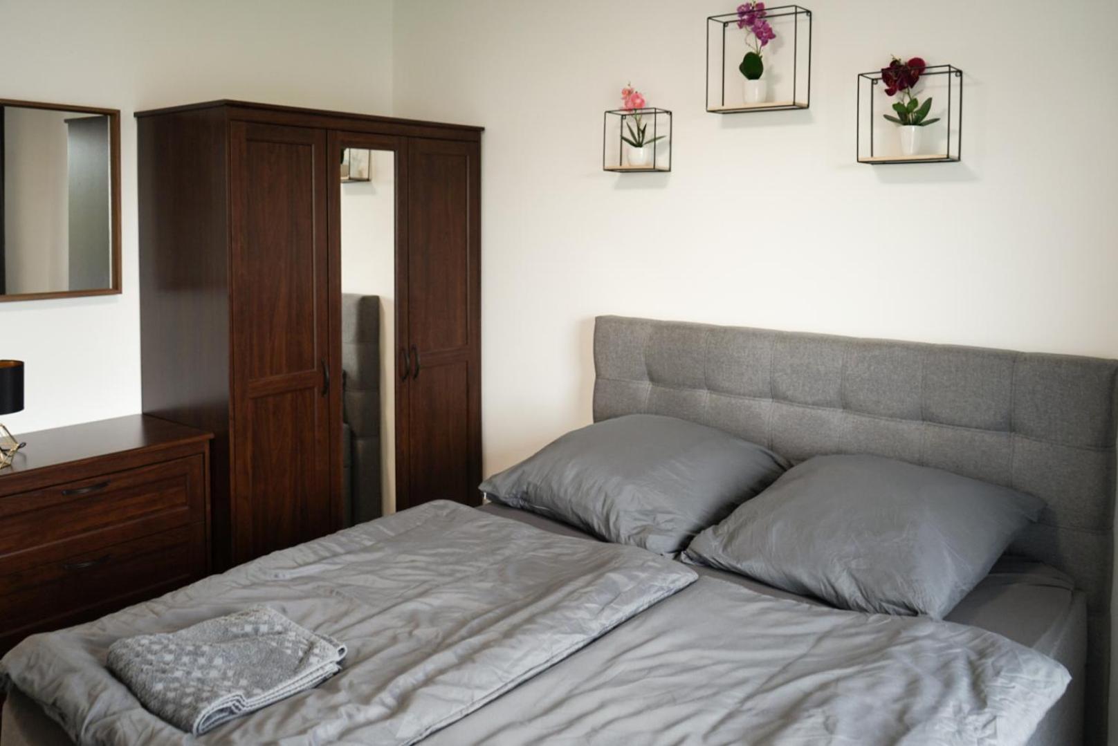 Moeblierte 3-Zimmer-Wohnung Nahe Duesseldorf In Duisburg-Sued Extérieur photo